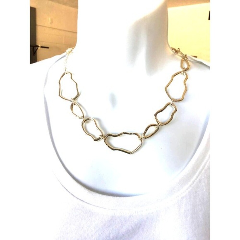 SHB Gold Necklace
